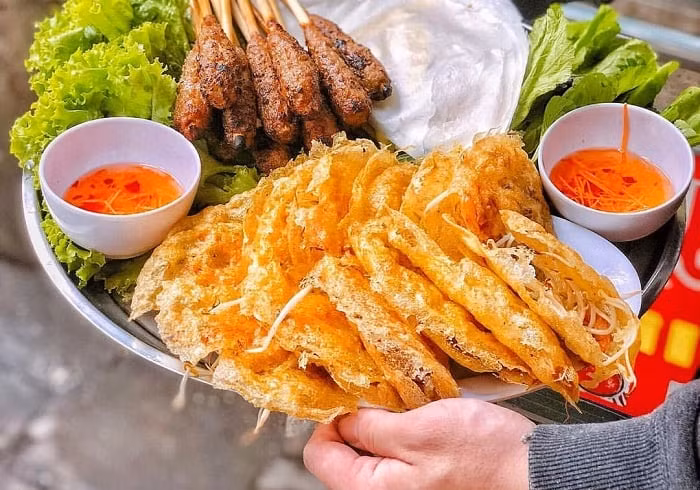 Món bánh xèo đến từ miền nam Việt Nam. Ảnh: Vinwonder.