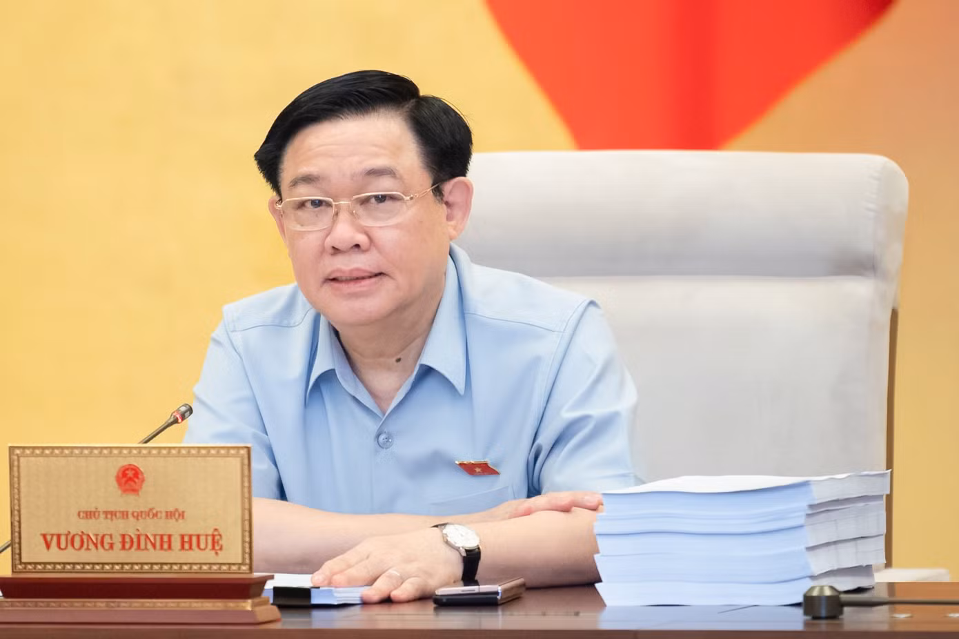 Chủ tịch Quốc hội Vương Đình Huệ phát biểu tại phiên họp.