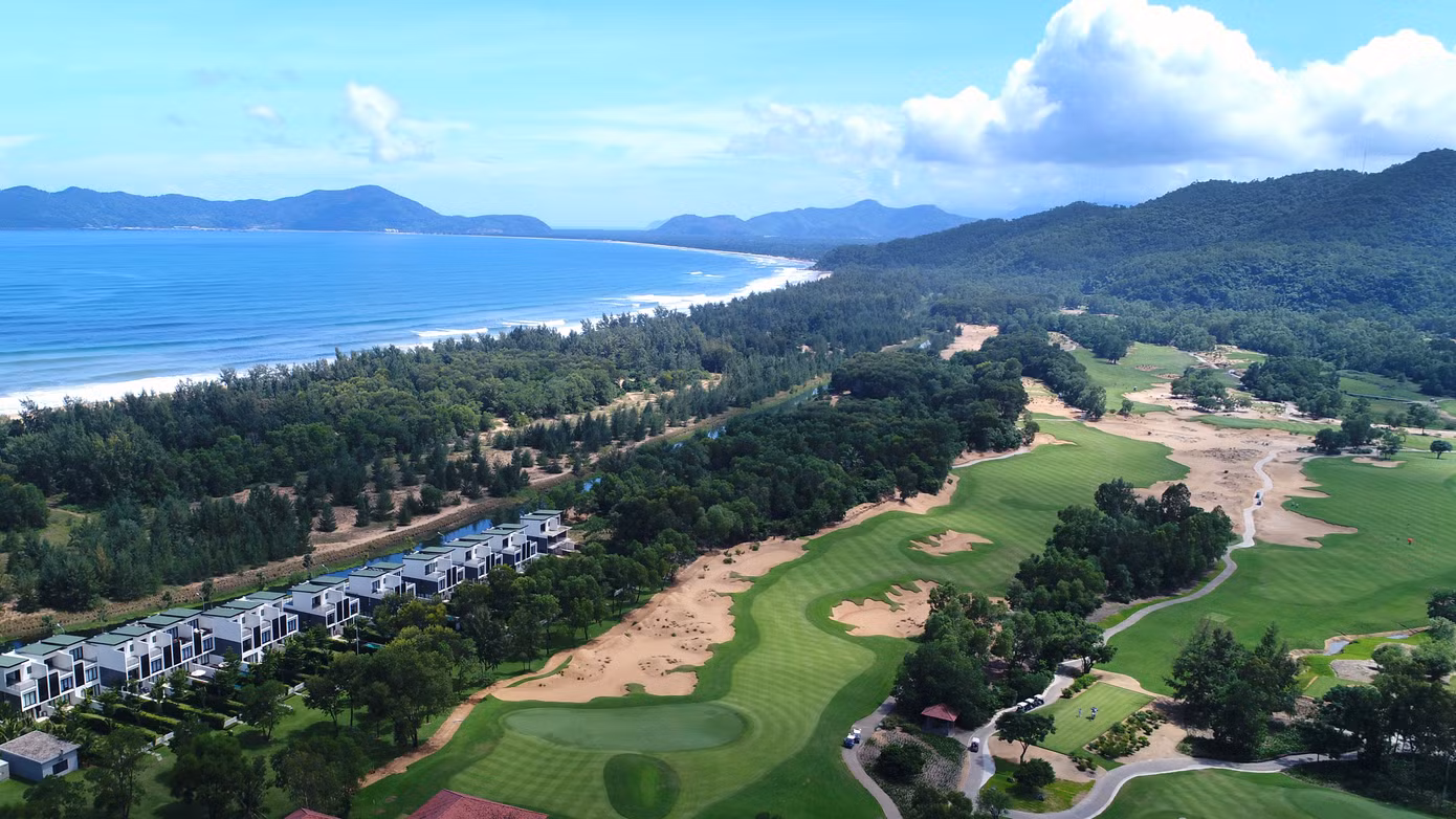 Sân Laguna Golf Lăng Cô