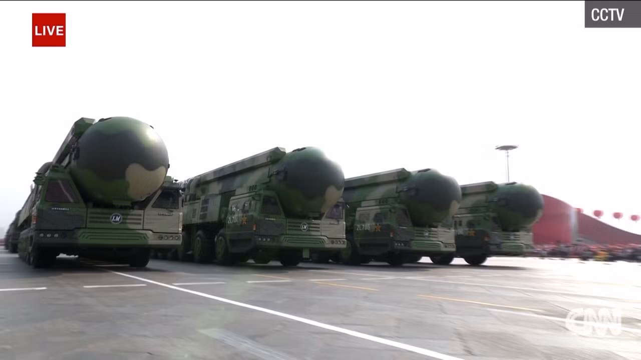 Soi ICBM mạnh nhất hành tinh DF-41 vừa được Trung Quốc trình làng ảnh 4