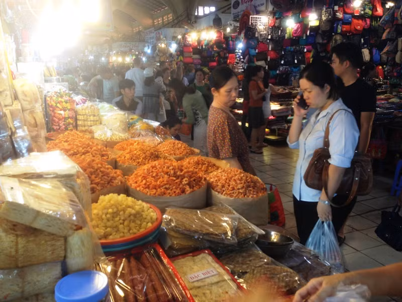 Tiểu thương phát sầu vì người dân 'chưa vội' sắm Tết ảnh 1
