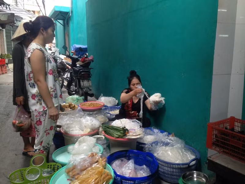 Người dân Sài Gòn đổ xô mua đồ chay cúng rằm tháng Giêng ảnh 8