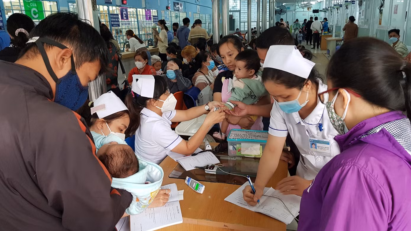 Sức khỏe của nhiều trẻ bị tác động bởi yếu tố thời tiết hoặc phải di chuyển đường dài trở lại thành phố