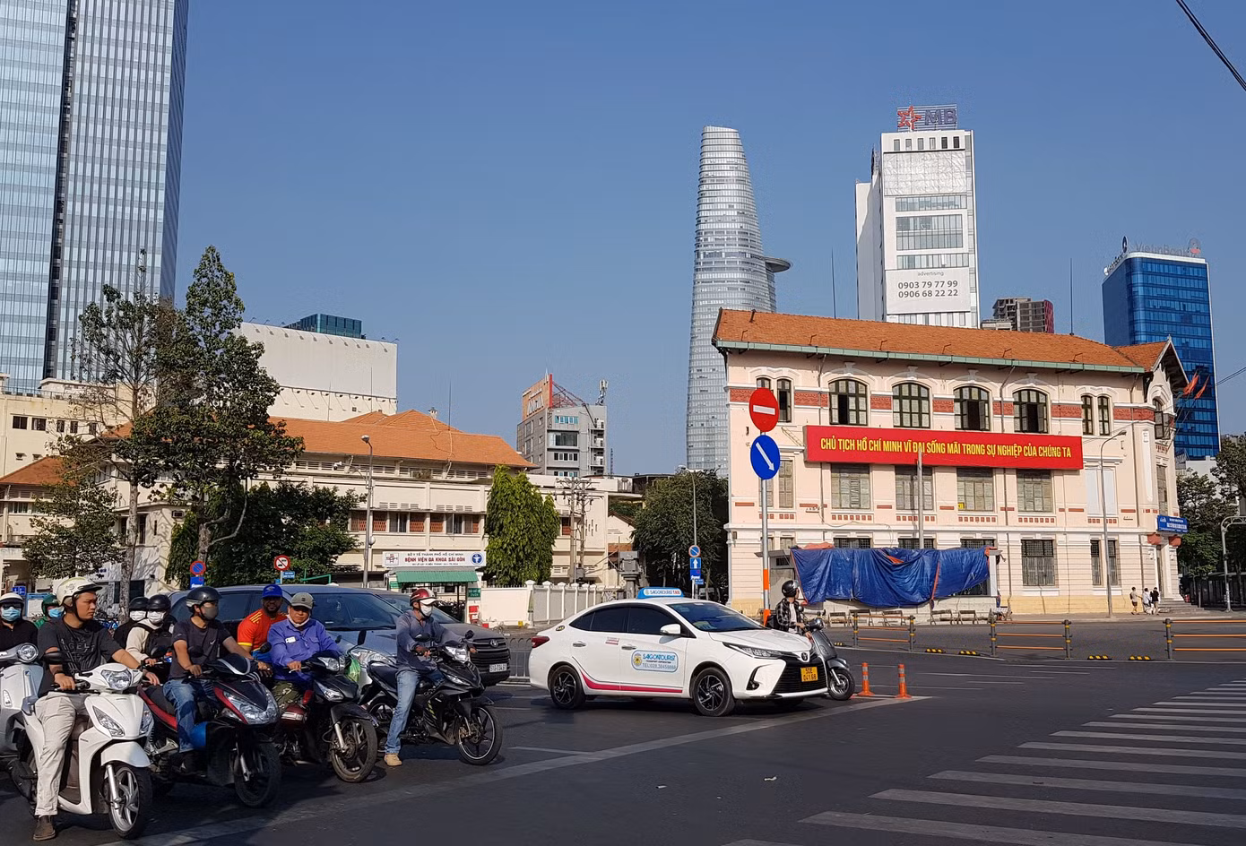 Những cơ chế, chính sách đặc thù được thí điểm sẽ mang lại cơ hội mới cho sự phát triển của TPHCM (ảnh: Vân Sơn).