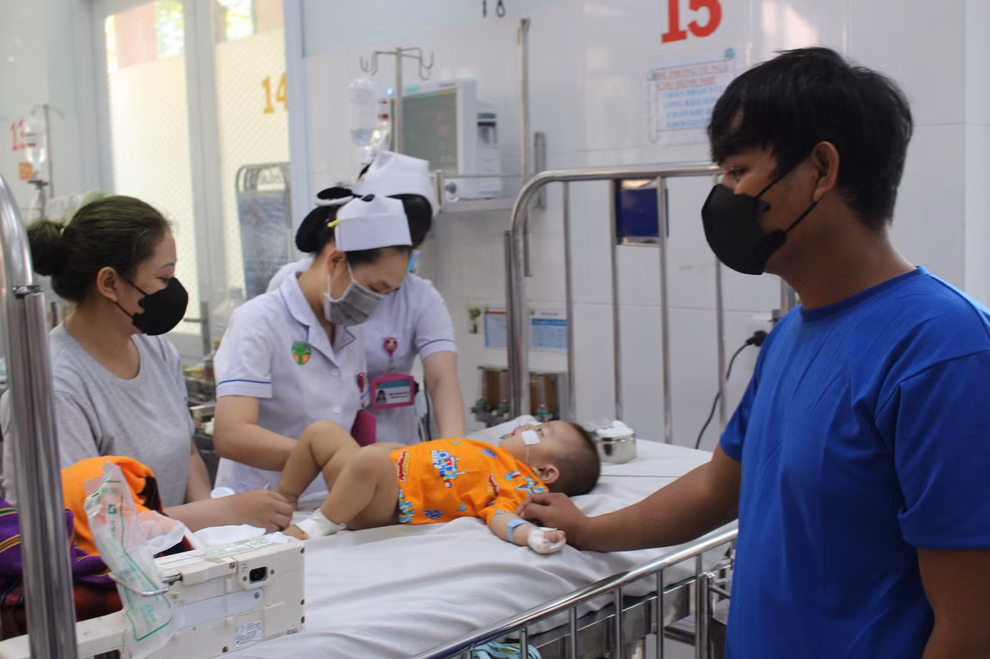 Sốt xuất huyết tấn công mọi lứa tuổi, cộng đồng cần chủ động thực hiện biện pháp phòng tránh