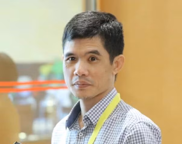 Tác giả Văn Kiên