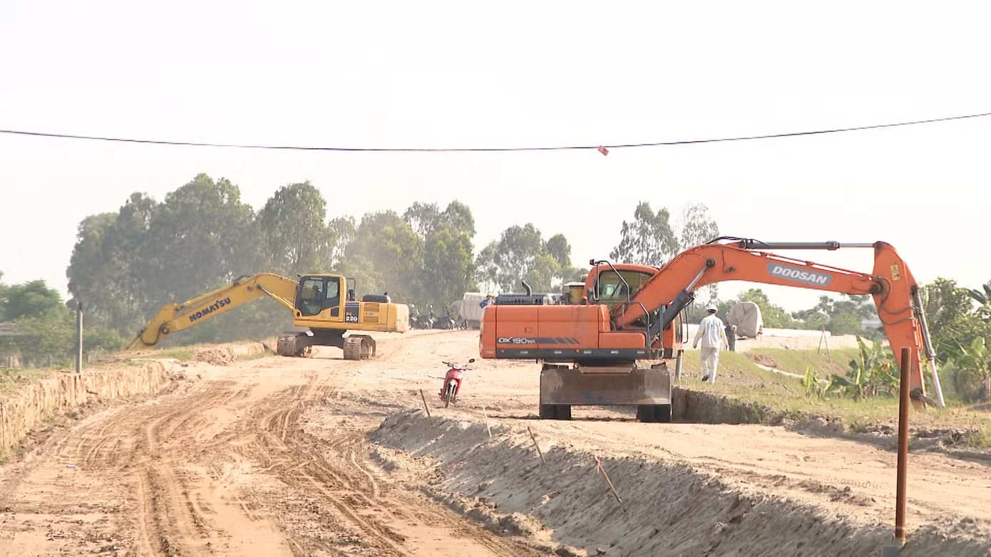 Thái Bình đang triển khai Dự án đầu tư tuyến đường số 3 Khu kinh tế Thái Bình, chạy qua xã Nam Phú, nơi có Khu Bảo tồn Thiên nhiên đất ngập nước Tiền Hải. Ảnh: Thaibinhtv.vn