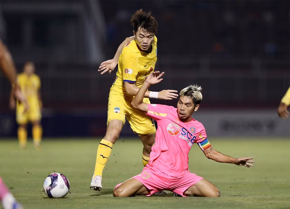 Sài Gòn FC từng là đội bóng ồn ào ở V-League, giờ đang sa sút không phanh. Ảnh: Anh Tú