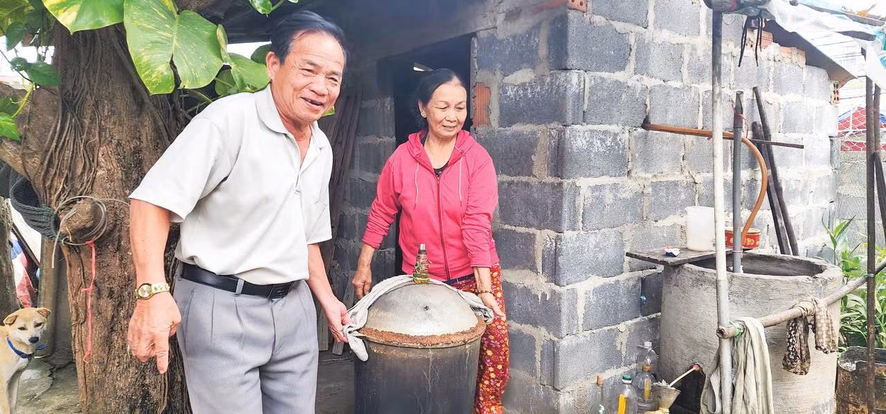 “Em bé Bảo Ninh” phụ vợ làm việc nhà