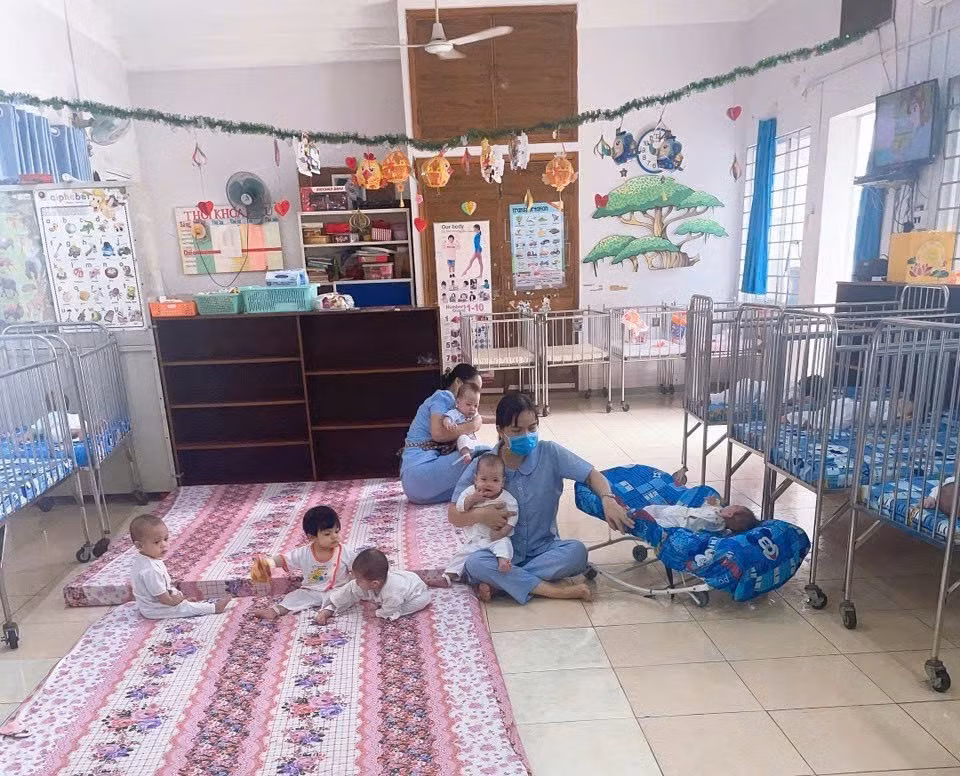 Trẻ từ Mái ấm Hoa Hồng được chăm sóc tại Trung tâm Nuôi dưỡng và bảo trợ trẻ em Gò Vấp. Ảnh: Nguyễn Dũng