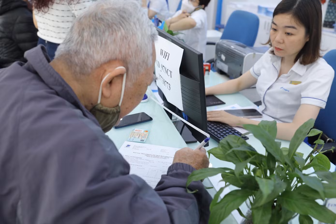 Từ 31/3, khách hàng không thực hiện chuẩn hóa thông tin thuê bao sẽ bị khóa liên lạc một chiều Ảnh: N. Hoài