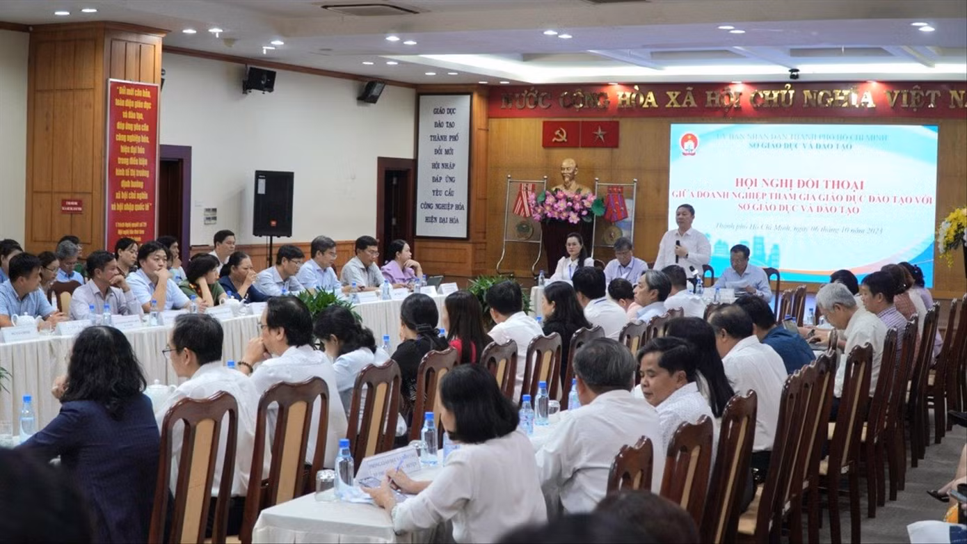 Toàn cảnh hội nghị đối thoại. Ảnh: Nhàn Lê
