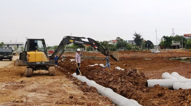 Giải phóng mặt bằng ở phường Hải Bình, thị xã Nghi Sơn, Thanh Hóa Ảnh: Hoàng Lam
