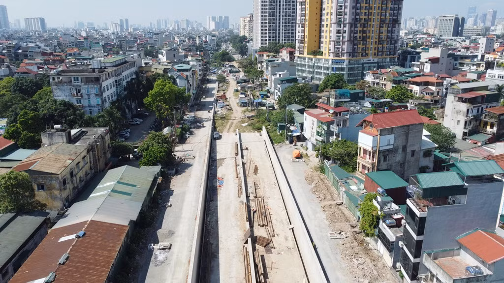 Tuy nhiên theo tiến độ thi công, dự án hầm chui có thời gian hoàn thành vào năm 2025 đang có nguy cơ chưa có đường lên xuống hầm khi thông xe.