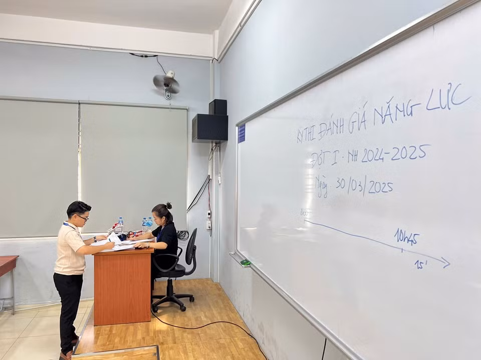 Kỳ thi chính thức bắt đầu