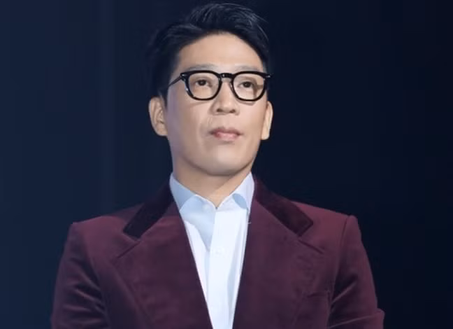MC Mong vốn là một trong những nghệ sĩ hip hop thành công nhất Hàn Quốc, nhưng vì quyết định sai lầm đã đánh mất thiện cảm với công chúng.