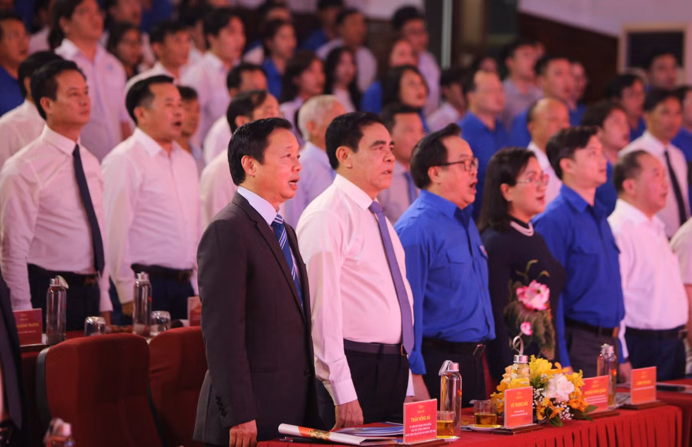 Tham dự lễ kỷ niệm có Phó Thủ tướng Chính phủ Trần Hồng Hà; Nguyên Bí thư thứ nhất BCH T.Ư Đoàn, Chủ tịch danh dự Hội Doanh nhân trẻ Việt Nam Hoàng Bình Quân; Phó trưởng ban Tuyên giáo T.Ư Đinh Thị Mai;Bí thư thứ nhất T.Ư Đoàn Bùi Quang Huy; Bí thư T.Ư Đoàn Nguyễn Minh Triết. Về phía địa phương có Bí thư Tỉnh uỷ Hà Tĩnh Hoàng Trung Dũng; Phó Bí thư thường trực Tỉnh ủy Hà Tĩnh Trần Thế Dũng; Chủ tịch UBND tỉnh Hà Tĩnh Võ Trọng Hải cùng nguyên lãnh đạo, đại diện sở, ban ngành, thân nhân gia đình anh Lý Tự Trọng và đông đảo người dân, thanh thiếu niên tỉnh nhà.