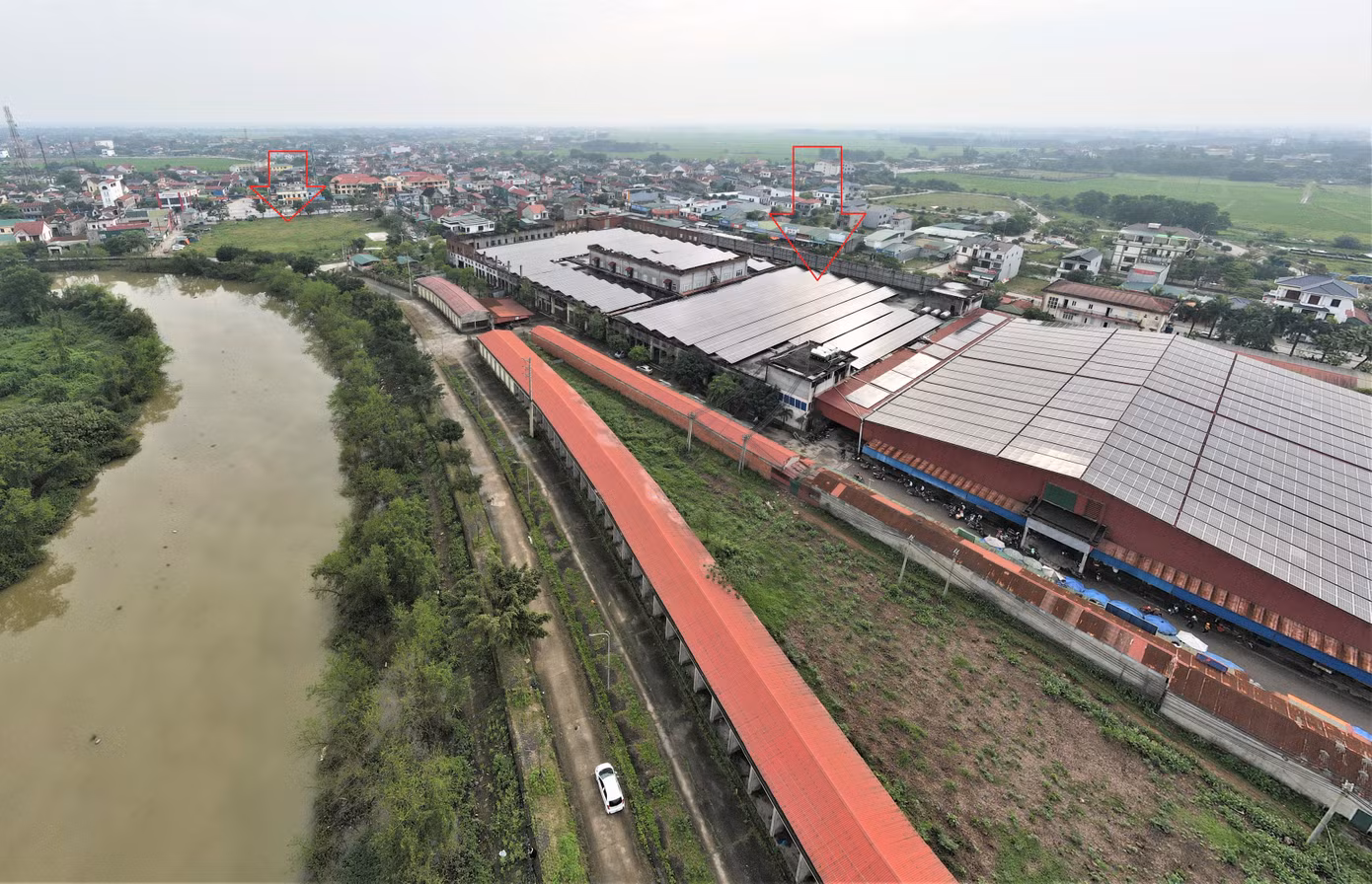 Dự án Chợ, khách sạn, trung tâm thương mại và dịch vụ tổng hợp chợ Hội được UBND tỉnh Hà Tĩnh cho phép Công ty CP Đầu tư phát triển Công thương Miền Trung thực hiện vào năm 2010. Công trình có tổng mức đầu tư hơn 400 tỷ đồng, triển khai xây dựng trên diện tích khu "đất vàng" rộng hơn 6ha nằm ở trung tâm thị trấn Cẩm Xuyên (huyện Cẩm Xuyên).