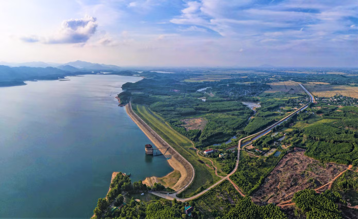 Một góc hồ Kẻ Gỗ.