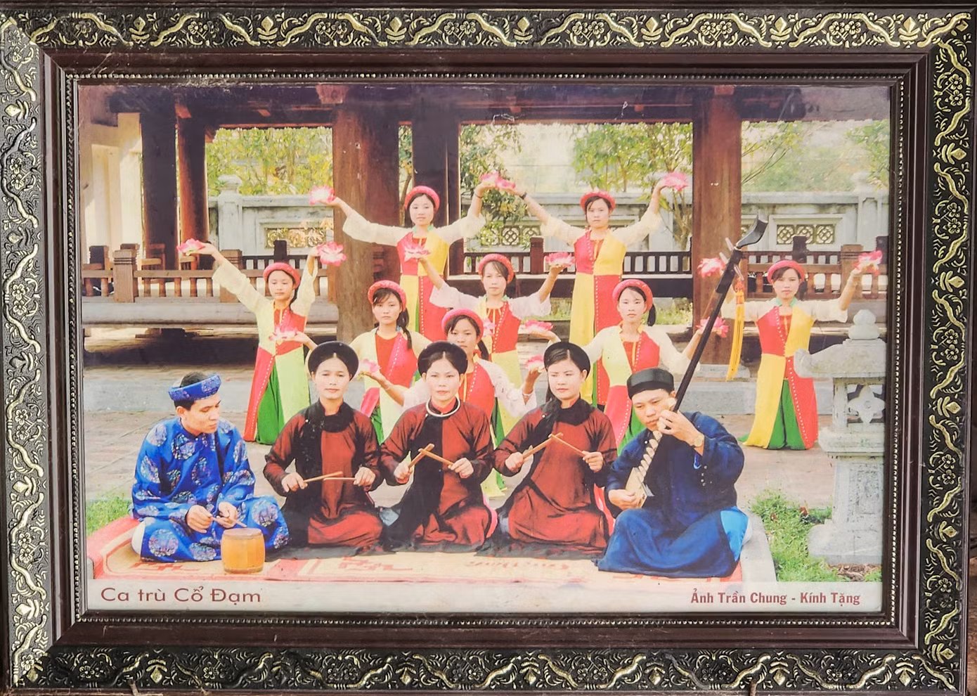 Chính quyền địa phương thường tổ chức các buổi biểu diễn ca trù, sinh hoạt văn hóa cộng đồng tại đây. Theo sử sách, Nguyễn Công Trứ là người sáng tác ca trù nhiều nhất, là người có công lớn trong việc hoàn thiện thể thơ hát nói. Các nhà nghiên cứu sau này đã xưng tụng Uy viễn tướng công là "ông hoàng hát nói".