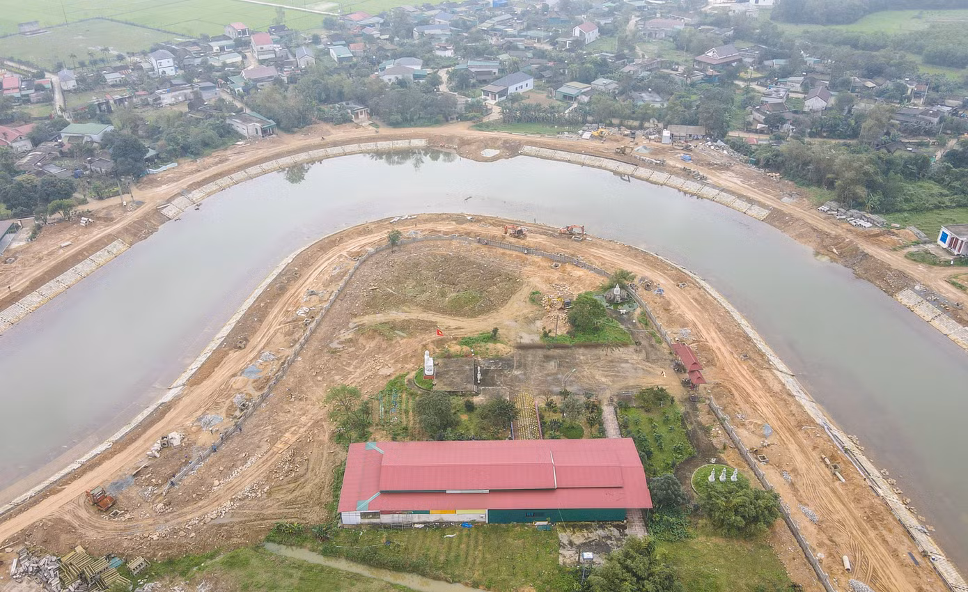 Dự án được khởi công từ đầu tháng 9/2024, do Liên danh Tổng Công ty xây dựng Nông nghiệp Việt Nam, Công ty Cổ phần xây dựng thương mại Bắc Á và Công ty Cổ phần xây dựng và thương mại dịch vụ 555 thi công. Sau gần 5 tháng thi công, đến nay nhiều hạng mục công trình đã thành hình.