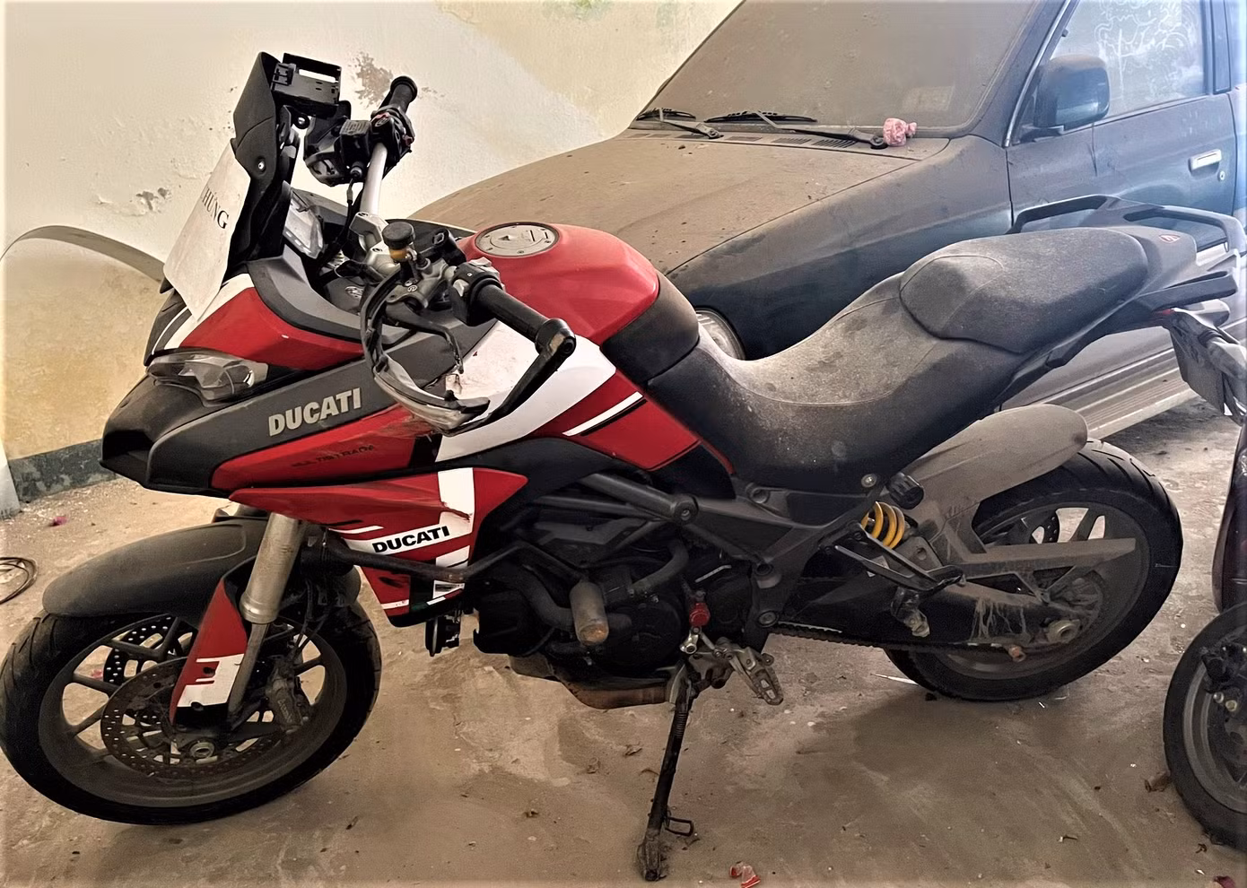 Chiếc mô tô Ducati Multistrada được mang ra đấu giá.