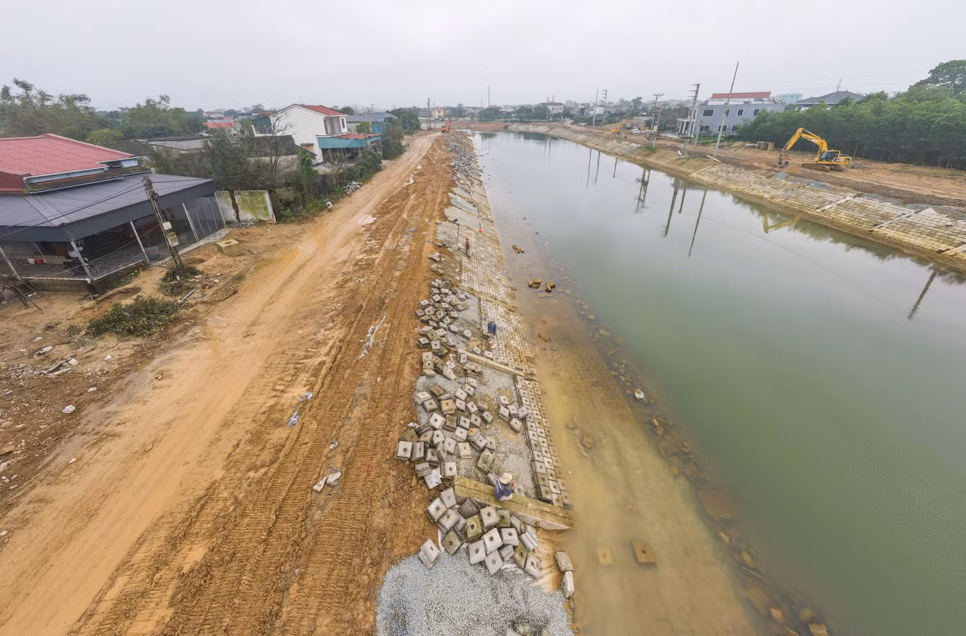 Công trình có chiều dài hai bên bờ sông hơn 3km nối từ cầu sông Trí (phường Hưng Trí, thị xã Kỳ Anh) tới khu vực chợ Cầu (thuộc xã Kỳ Châu, huyện Kỳ Anh).
