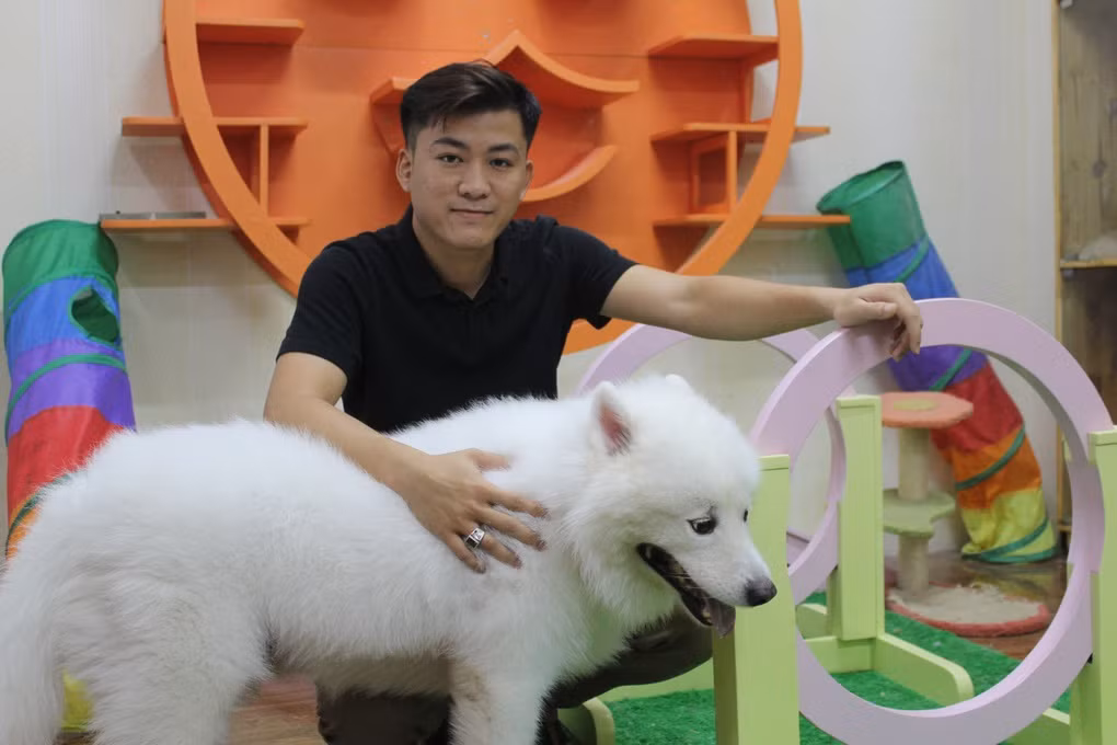 Anh Phạm Xuân Tài, chủ Cửa hàng Pet World, quận 7, TPHCM (Ảnh: V.L).
