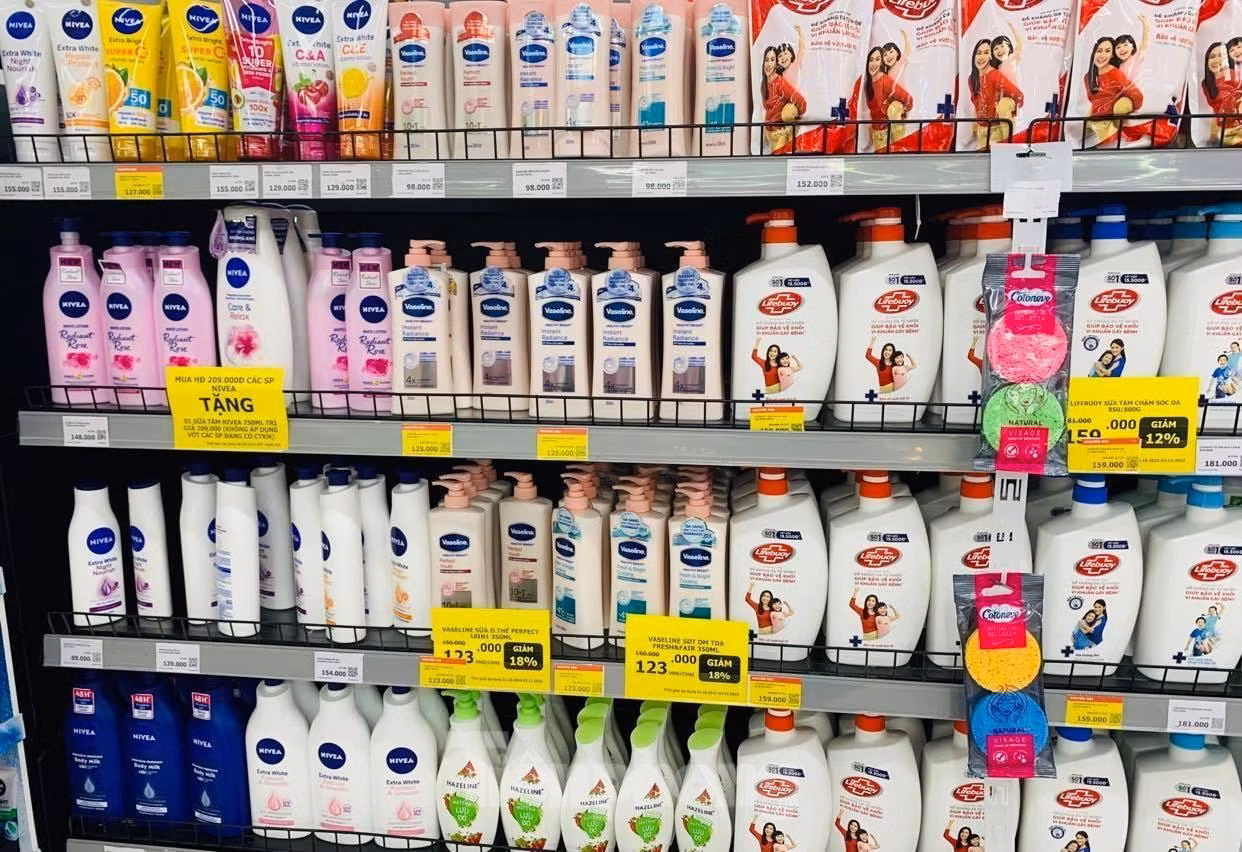 Các mặt hàng hóa mỹ phẩm bán khá chạy trong dịp 20/10