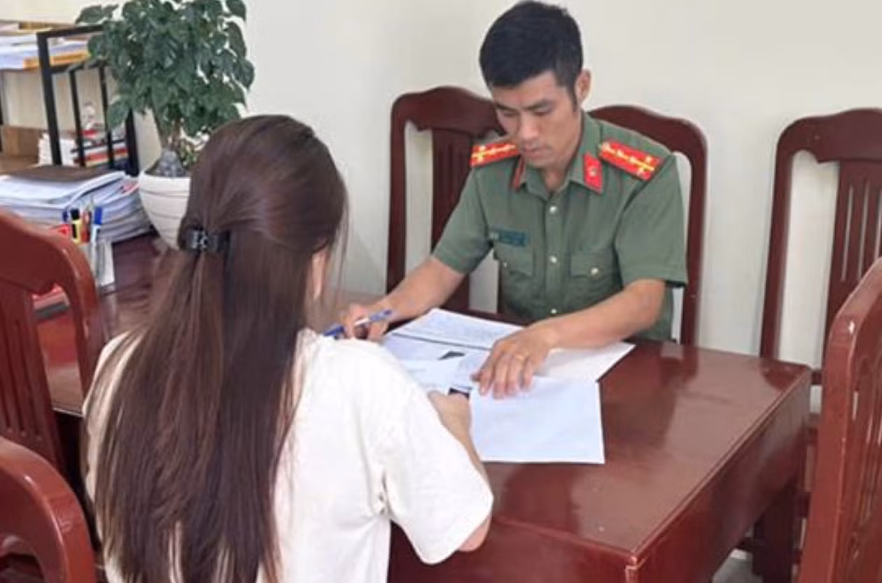 Cô gái bị xử phạt 7,5 triệu đồng.