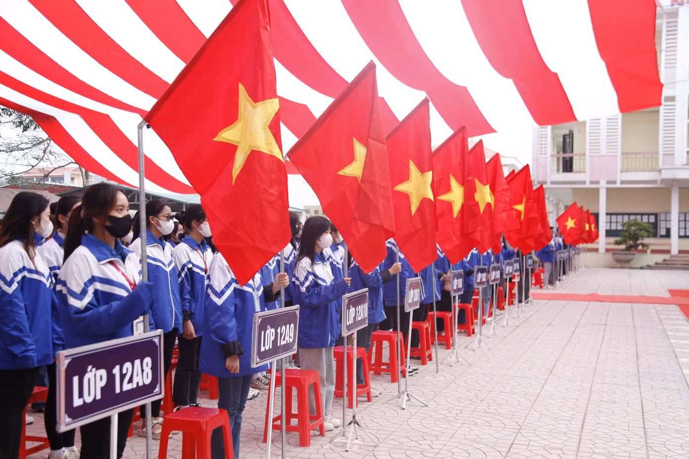 Lễ phát động tình nguyện mùa Đông của Hội LHTN tỉnh Bắc Giang tổ chức ở vùng cao huyện Lục Ngạn.