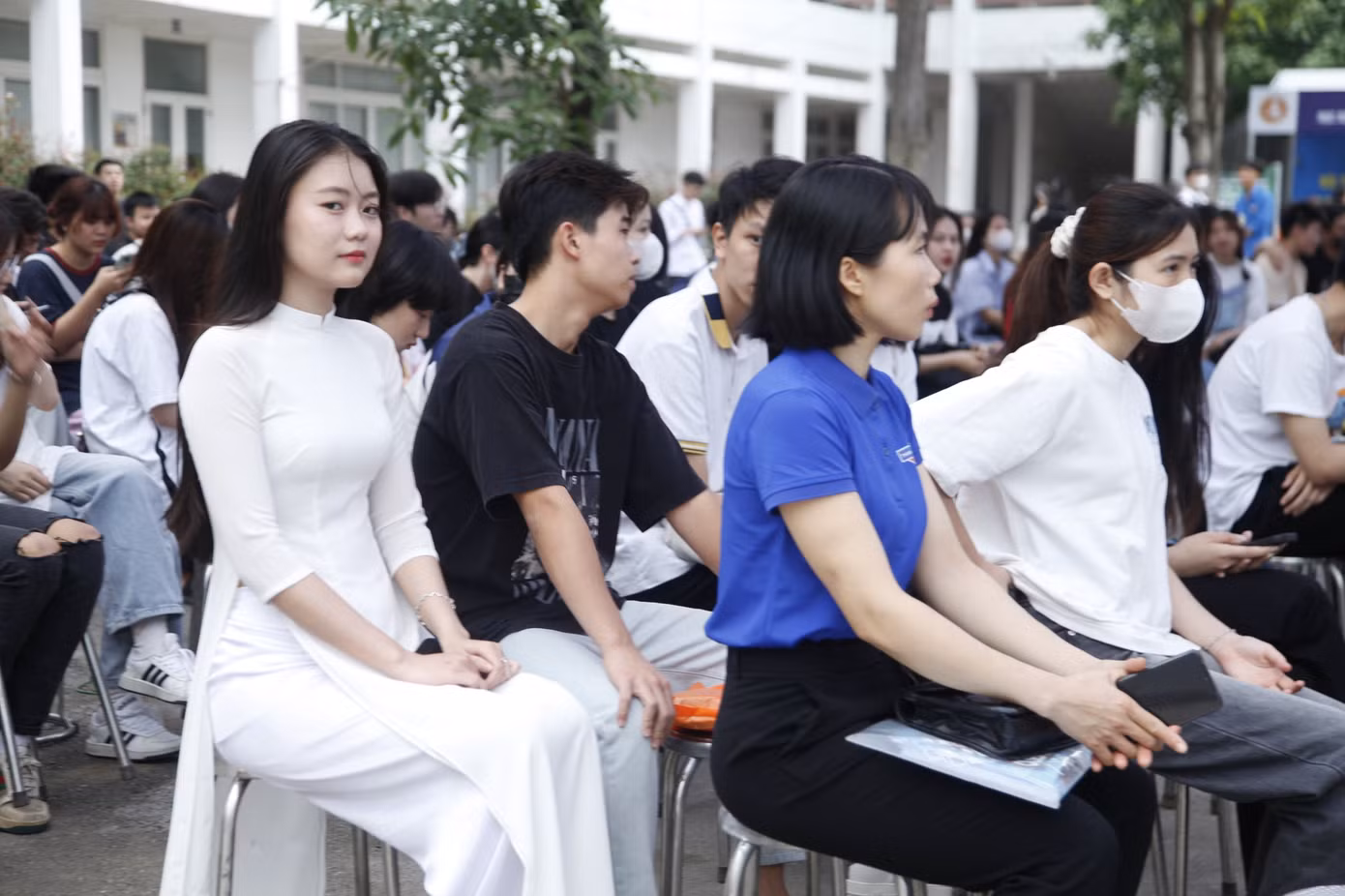 Ngày hội việc làm trở thành cầu nối sinh viên, thanh niên cần tìm việc làm với doanh nghiệp. Ảnh: Nguyễn Thắng