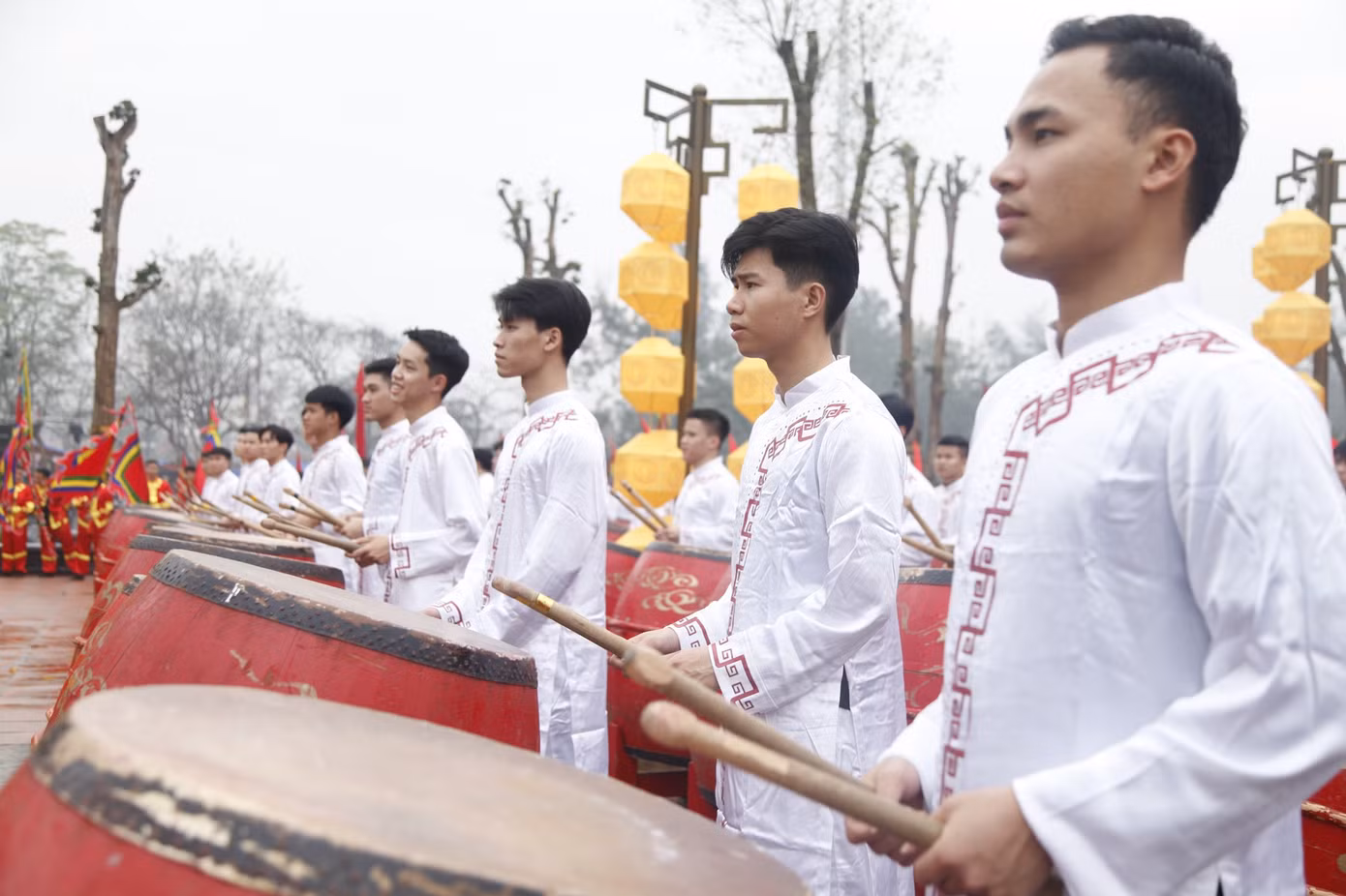Biểu diễn trống tại lễ hội. Ảnh: Nguyễn Thắng