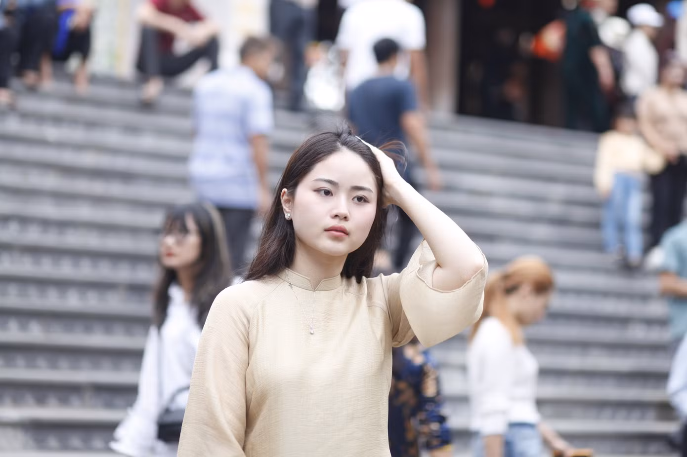 Du khách đến trẩy hội Lim.