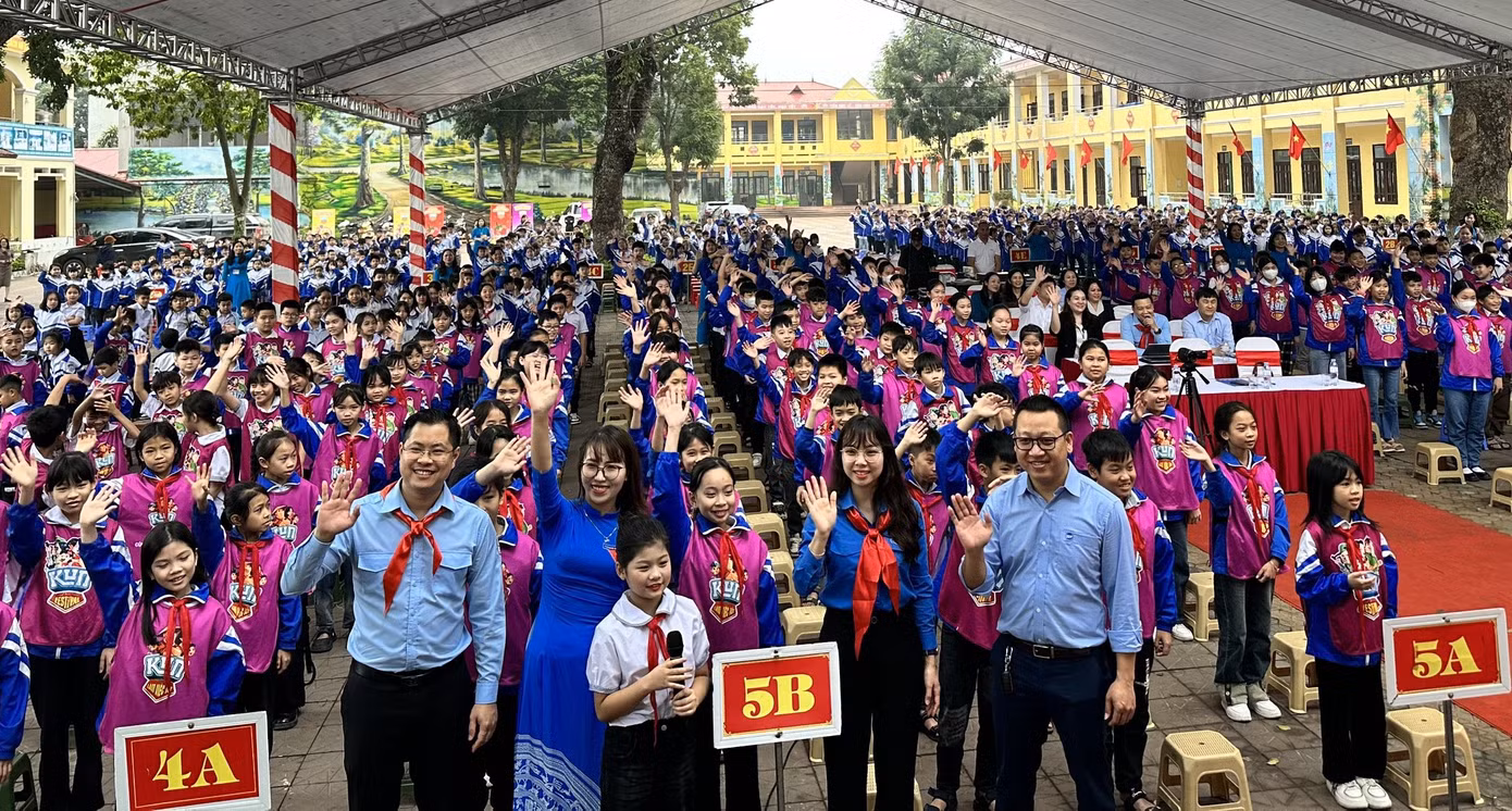 Thiếu nhi tỉnh Bắc Giang hào hứng tham gia ngày hội vui khỏe.