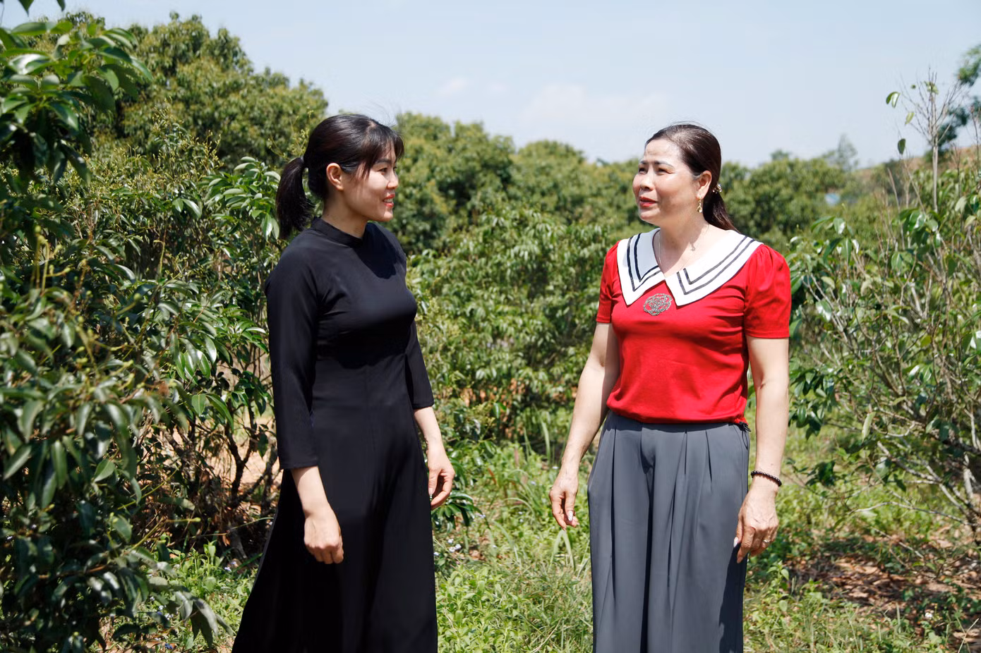 Nhiều chị em ở xã Tuấn Đạo thoát nghèo từ sự hỗ trợ của chị Lục Thị Hương. Ảnh: Nguyễn Thắng