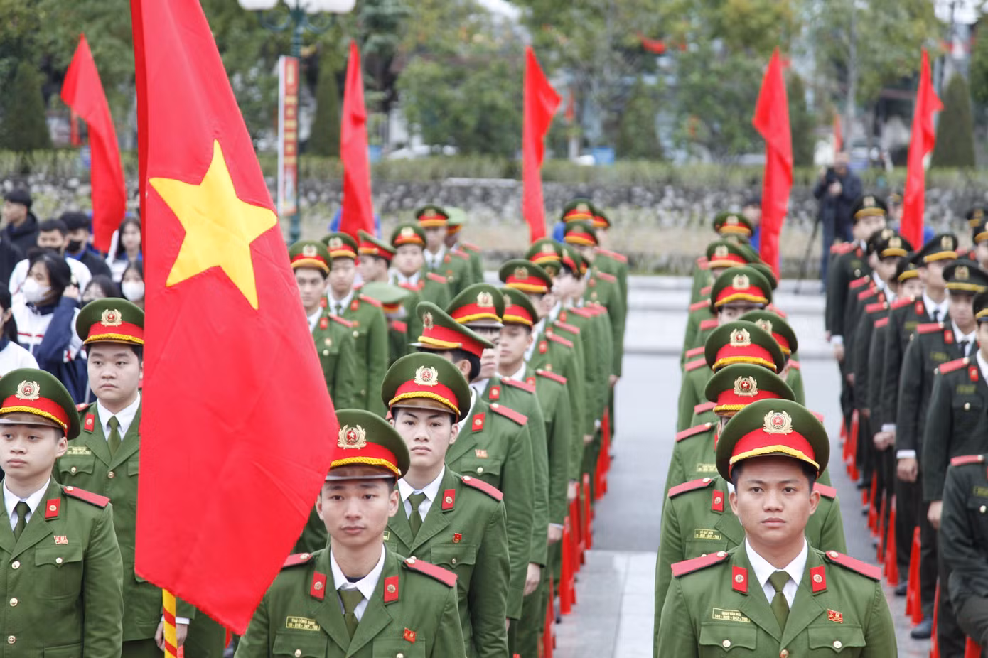Tuổi trẻ CAND dự chương trình. Ảnh: Nguyễn Thắng