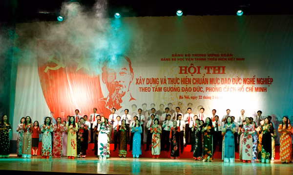 Tối 22-3, Học viện Thanh thiếu niên Việt Nam đã diễn ra Hội thi “Xây dựng và thực hiện chuẩn mực đạo đức nghề nghiệp theo tấm gương đạo đức, phong cách Hồ Chí Minh”. Góp mặt thi tài là 8 đội đến từ các chi bộ trong Học viện.