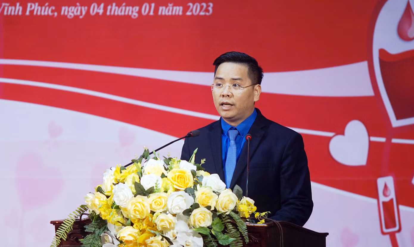 Anh Nguyễn Văn Tú – Phó Bí thư Tỉnh Đoàn Vĩnh Phúc phát biểu khai mạc.