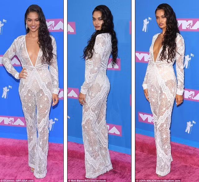 Jennifer Lopez, Kylie Jenner và dàn mỹ nhân gợi cảm ngất ngây ở VMAs ảnh 12