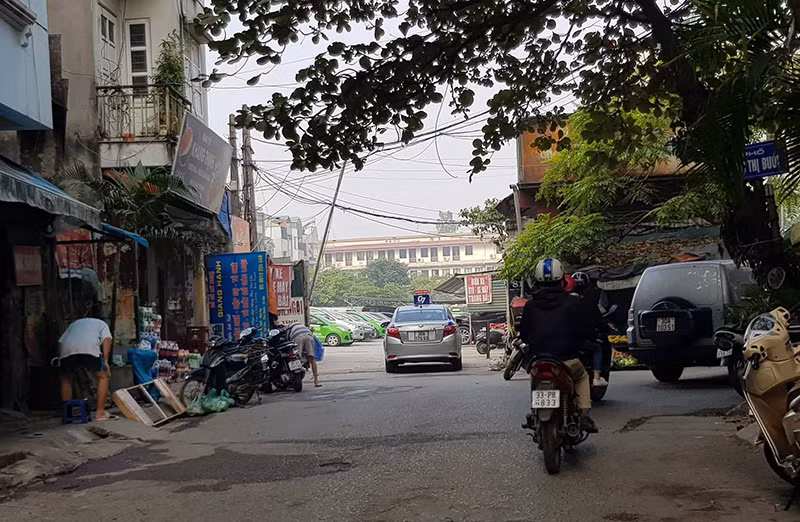 Hà Nội: La liệt bãi đỗ xe '5 không' trên đất dự án ảnh 13