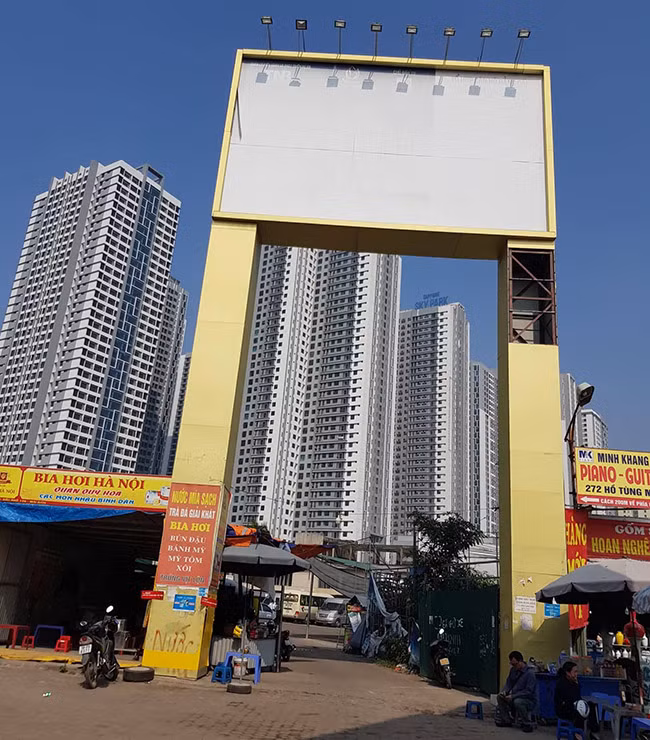 Hà Nội: La liệt bãi đỗ xe '5 không' trên đất dự án ảnh 12