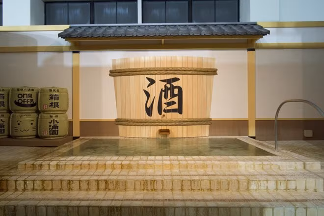 Vì sao nên tắm rượu sake một lần khi tới Nhật? ảnh 1