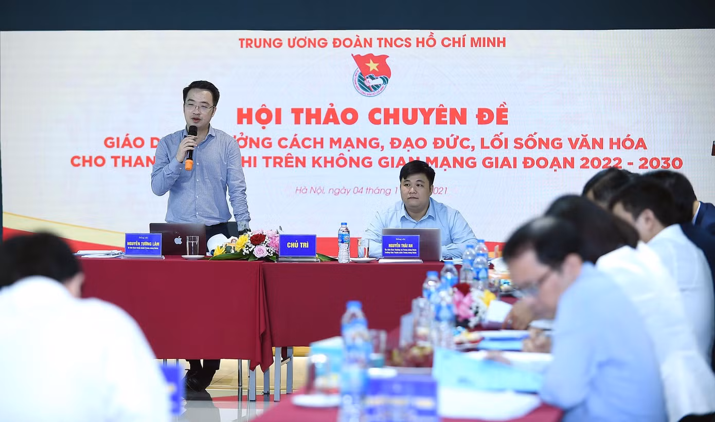 Anh Nguyễn Tường Lâm phát biểu tại hội thảo. Ảnh: Xuân Tùng