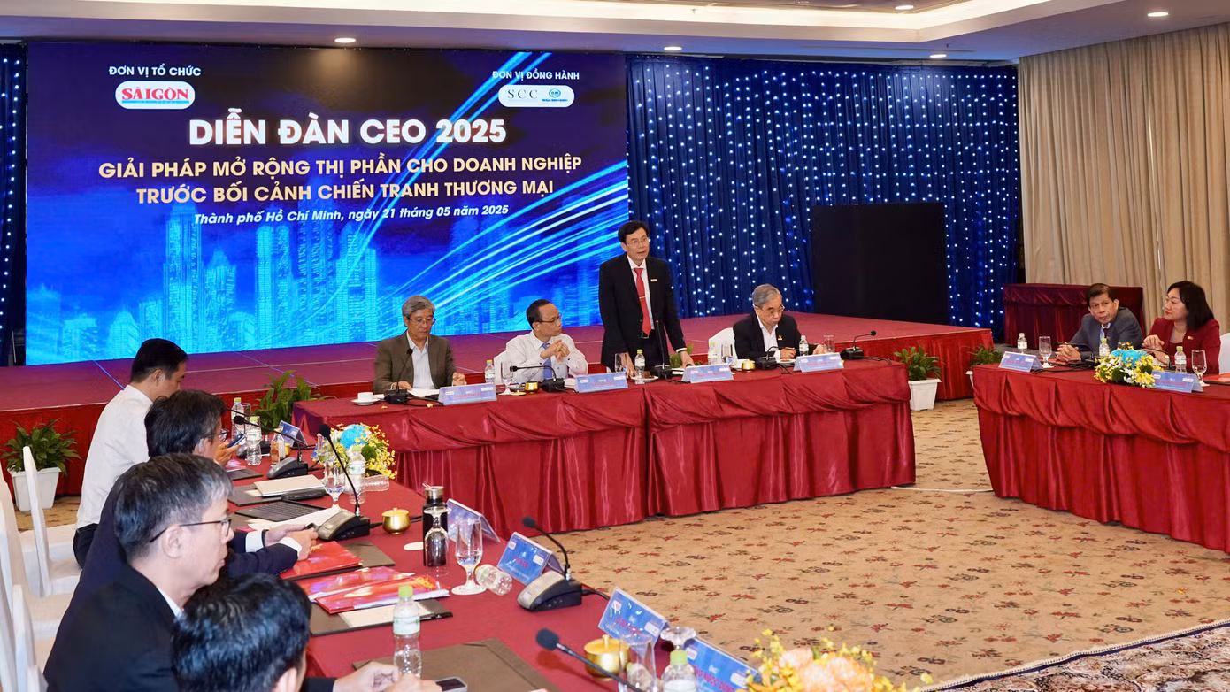 Toàn cảnh diễn đàn.