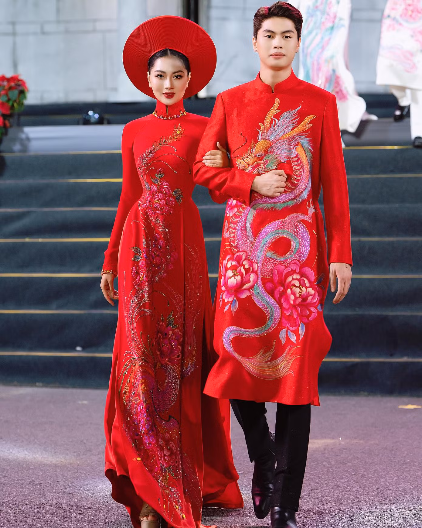 Nhiều nam vương mặc áo dài của NTK Trường Duy.