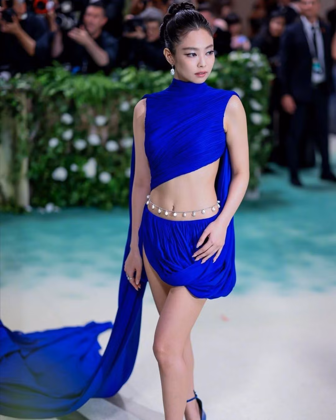 Jennie mặc thiết kế cao cấp của Alaïa dự Met Gala. Ảnh: IG.