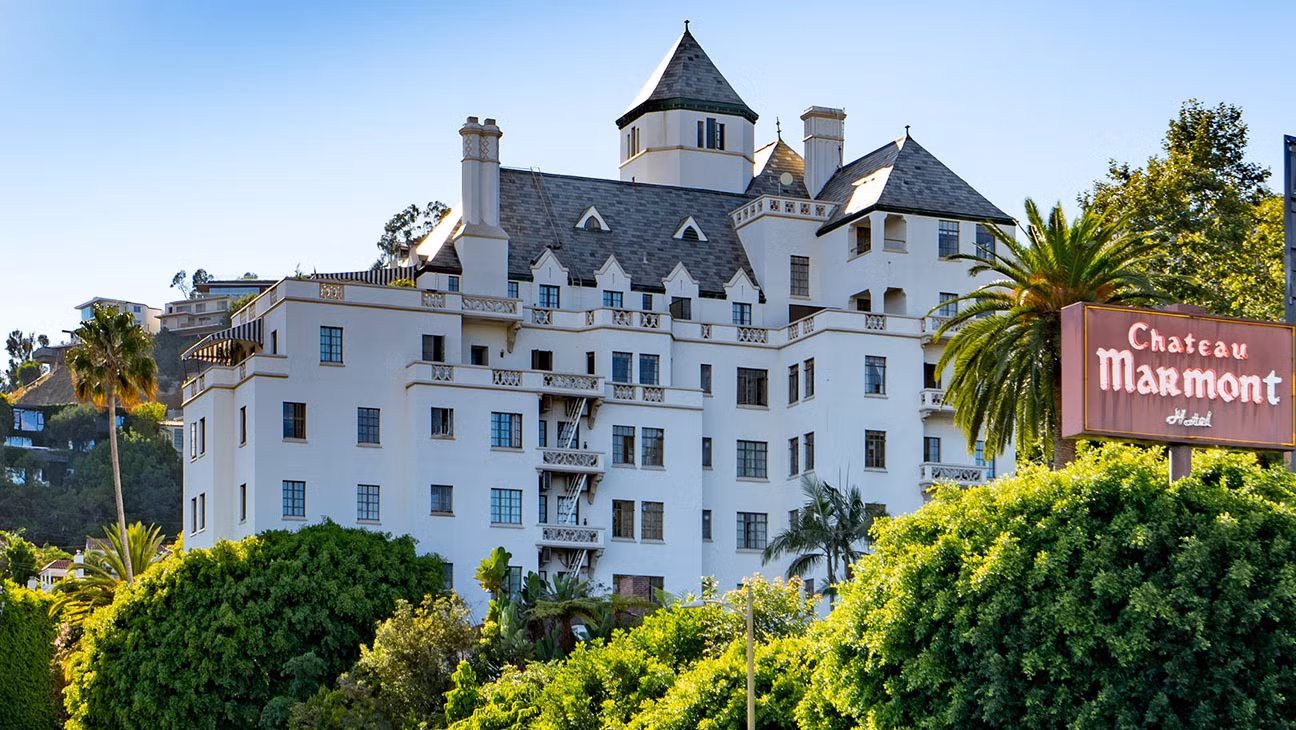 Chateau Marmont được yêu thích vì chấp nhận những thói quen kỳ lạ nhất của khách. Ảnh: GC.