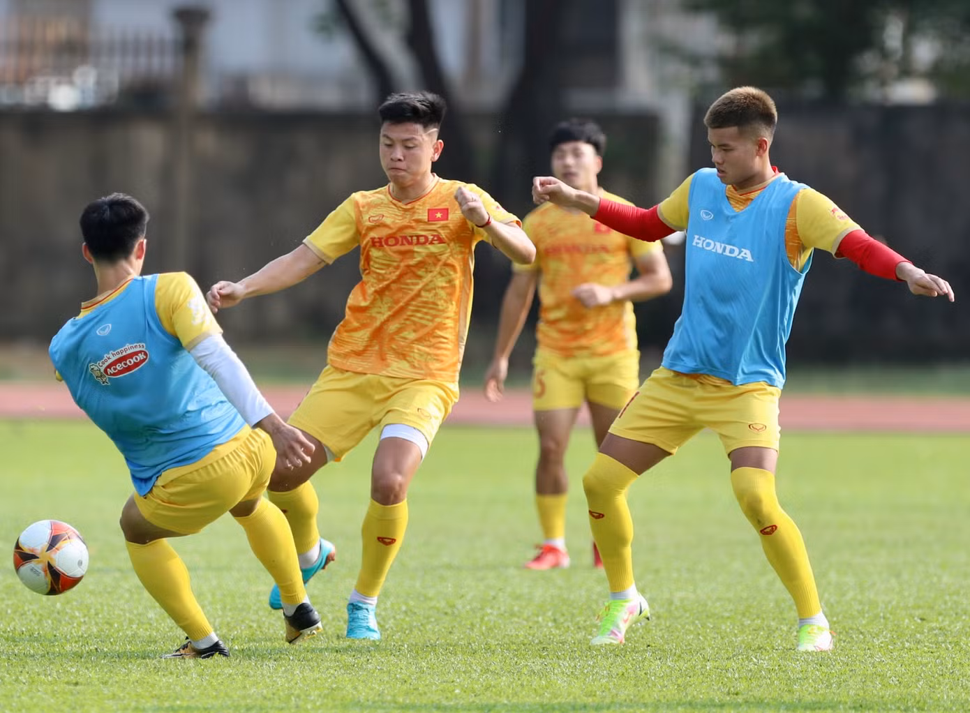 U22 Việt Nam hiện nay là tập thể mới với nhiều cầu thủ trẻ còn chưa nhiều kinh nghiệm thi đấu. (ảnh Hữu Phạm)