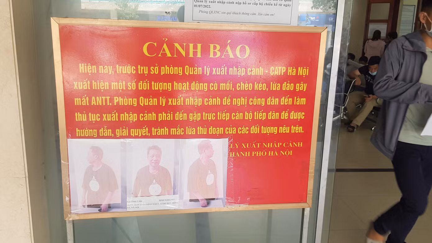 Cảnh báo của cơ quan công an tại Phòng Quản lý xuất nhập cảnh (Công an TP Hà Nội), số 44 Phạm Ngọc Thạch, Hà Nội